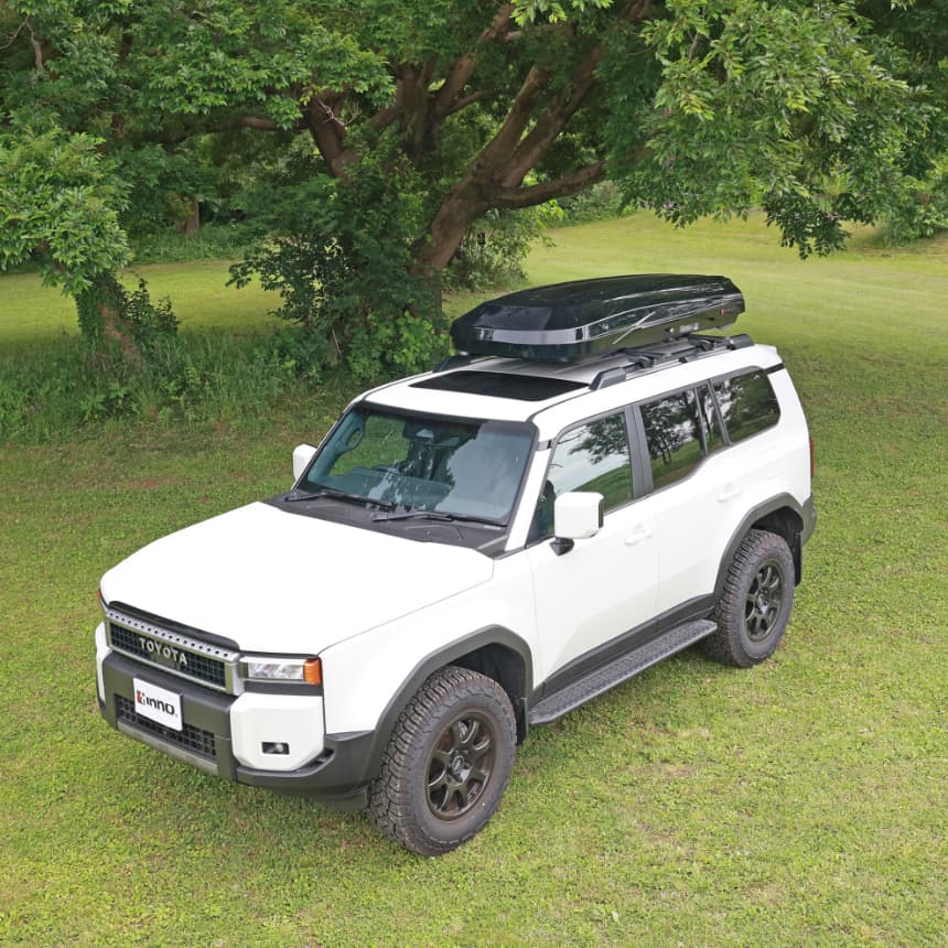Inno BRM855BK cargo box installed on white SUV
