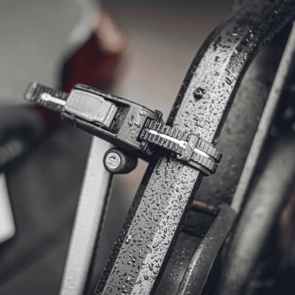 Thule Epos 2 close up of ratchet strap