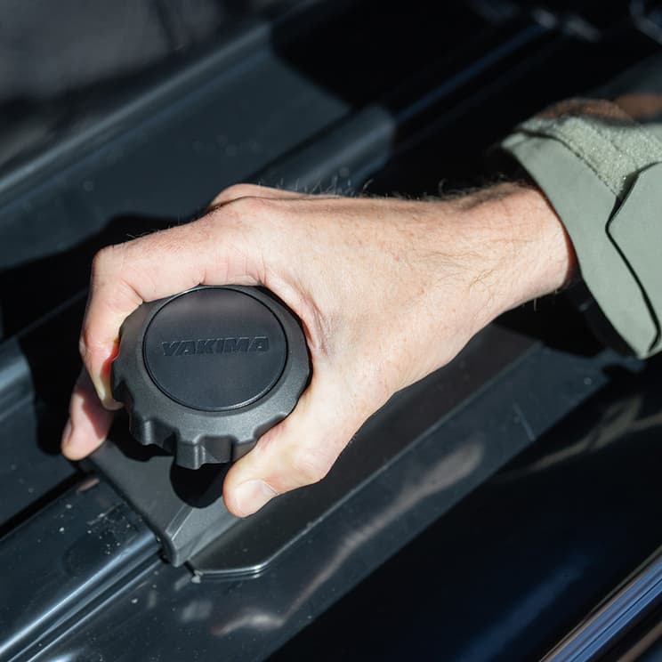 close-up of torque knob on CBX L cargo box