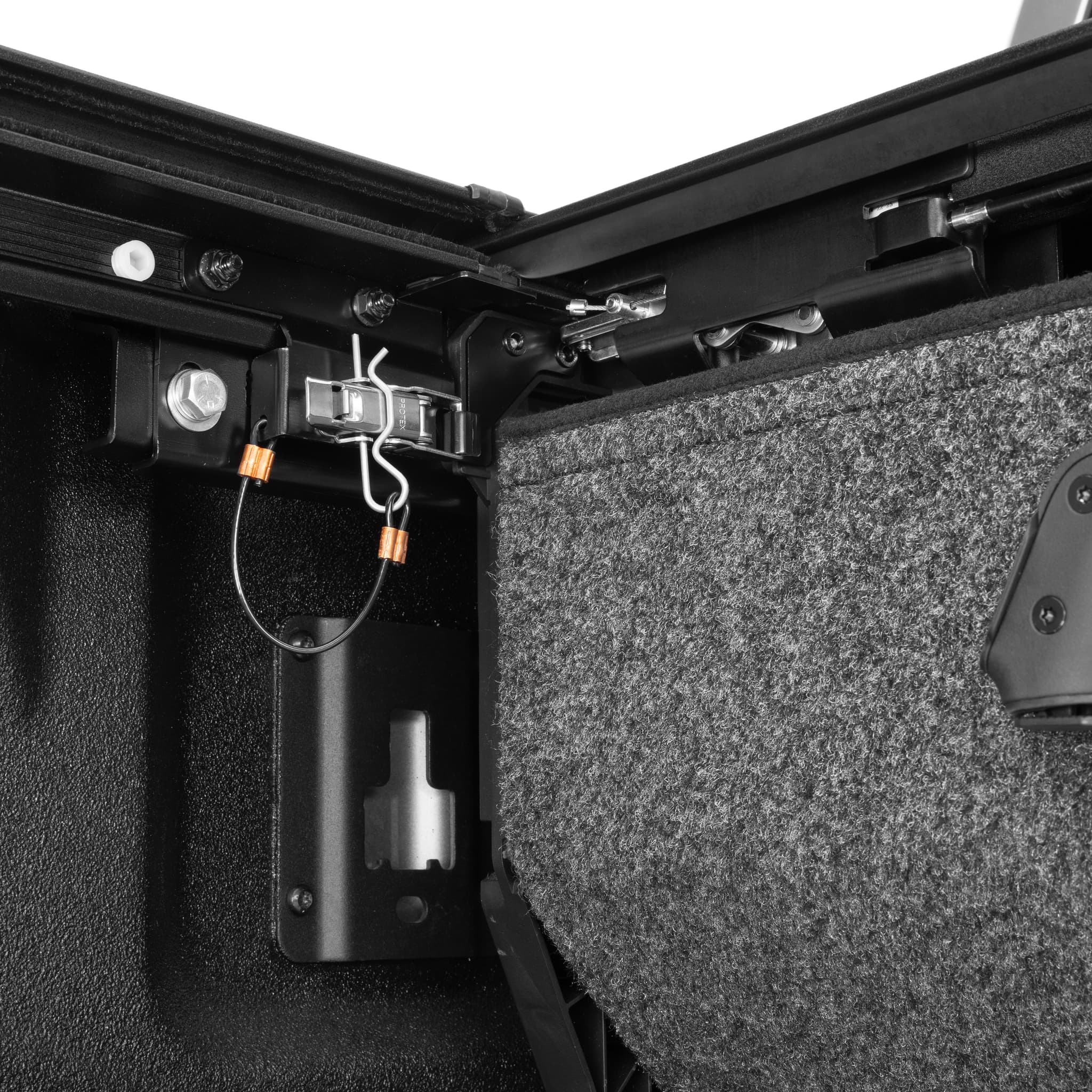 RetraxPro FRC-4000 EZ-OFF Retractable Tonneau Cover Canister latched