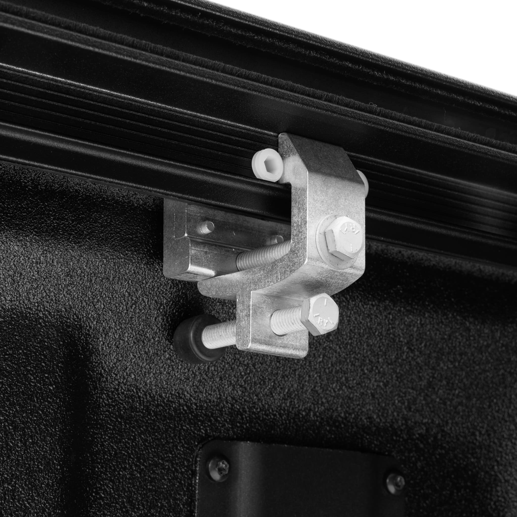 RetraxPro FRC-4000 EZ-OFF Retractable Tonneau Cover Mounting Hardware