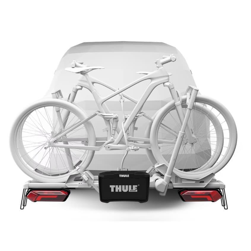 Thule Verse Light and License Plate Kit installed on back of SUV with bikes loaded on rack on Thule Verse on white background