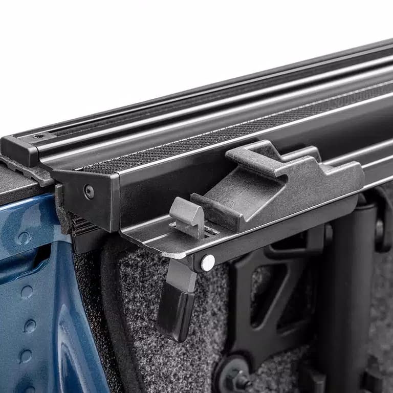 TruXedo Pro X15 TS tonneau cover latching system