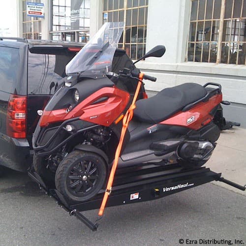 versahaul vh-mp3 piaggio 3 ramp carrier with scooter strapped on